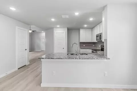 2917 Leclerc Rd, Converse, TX 78109 photo 7