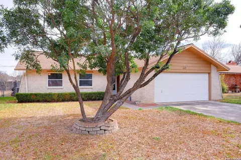 162 Oakside, Universal City, TX 78148
