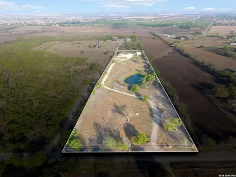 6197 Pfeil Rd, Schertz, TX 78154