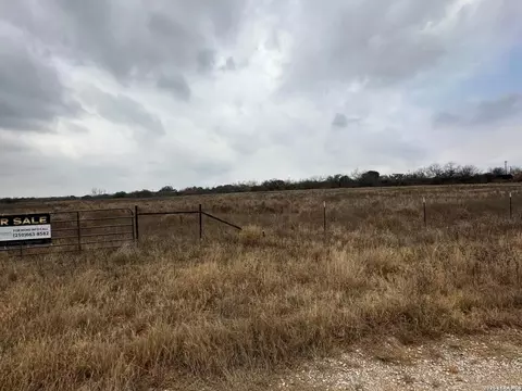 000 E Fm 462, Moore, TX 78057 photo 3