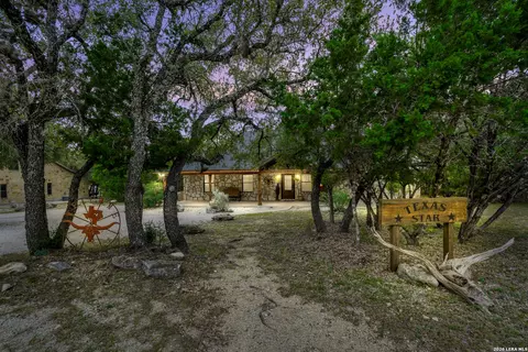 128 Mountain Laurel, Concan, TX 78838
