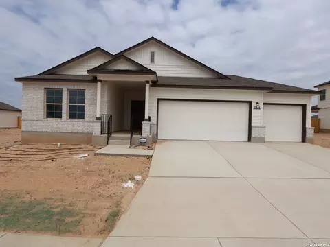 17446 Buffalo Grass Ln, Elmendorf, TX 78112