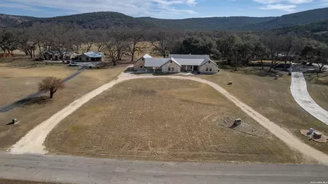 498 Camino Del Rancho, Concan, TX 78838
