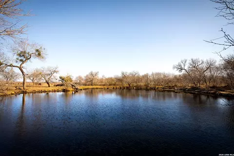 3407 Cr 215, Mccoy, TX 78147