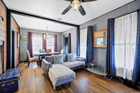122 Hoover, San Antonio, TX 78225