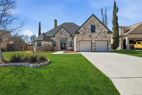 250 English Oaks Cir, Boerne, TX 78006