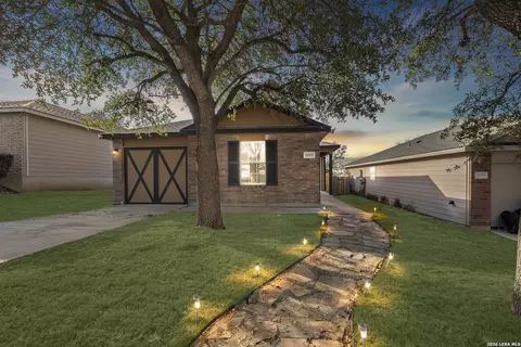 11002 Moonlit Cyn, San Antonio, TX 78245