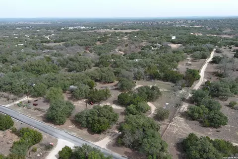619 S Avenue F, Johnson City, TX 78636 photo 5