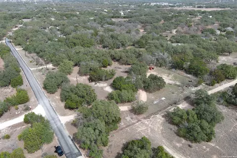 619 S Avenue F, Johnson City, TX 78636 photo 6