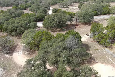 619 S Avenue F, Johnson City, TX 78636 photo 14