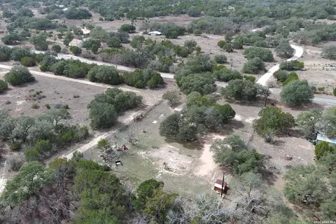619 S Avenue F, Johnson City, TX 78636 photo 9