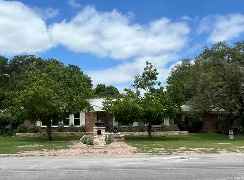 819 Pecan St, Blanco, TX 78606