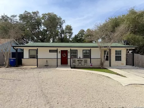 301 Canyon Edge, Canyon Lake, TX 78133