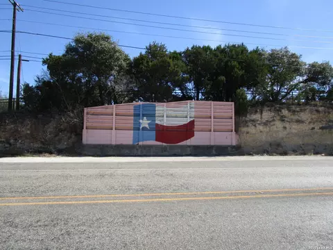 138 Bear Crk, New Braunfels, TX 78132