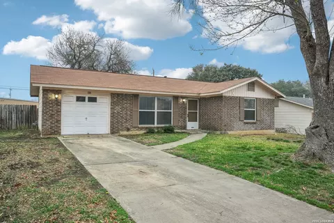 318 Balboa Dr, Universal City, TX 78148