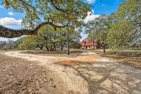 1240 County Road 324, Adkins, TX 78101