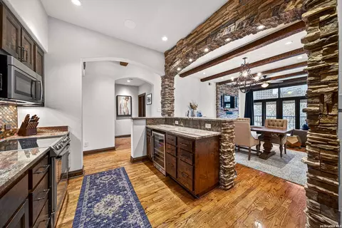 1022 Navarro #404, San Antonio, TX 78205