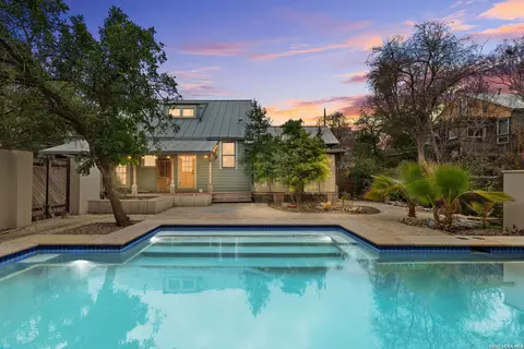 123 Armour Pl, San Antonio, TX 78212