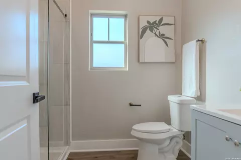 Bath - 185 E Medium Mdw, Lytle, TX 78052 photo 6 of 6