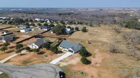 View/Area - 185 E Medium Mdw, Lytle, TX 78052 photo 1 of 3