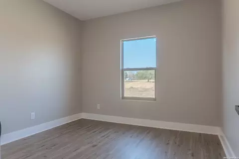 Bedroom - 185 E Medium Mdw, Lytle, TX 78052 photo 6 of 8