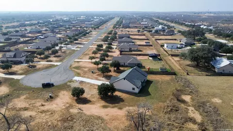 View/Area - 185 E Medium Mdw, Lytle, TX 78052 photo 2 of 3