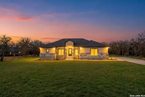 201 Sendera Xing, La Vernia, TX 78121