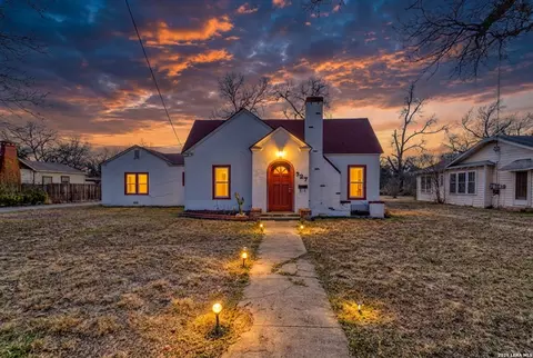 227 Mueller, Uvalde, TX 78801