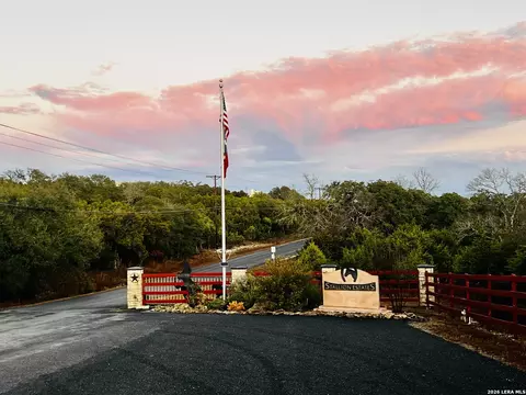 451 N Stallion Ests, Spring Branch, TX 78070