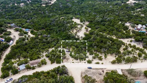 206 Overland, Bandera, TX 78003