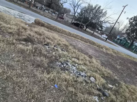 10231 Commerce, Atascosa, TX 78002