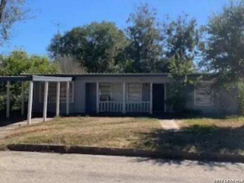 318 W 12th, Shiner, TX 77984