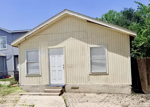121 W Mitchell, San Antonio, TX 78204