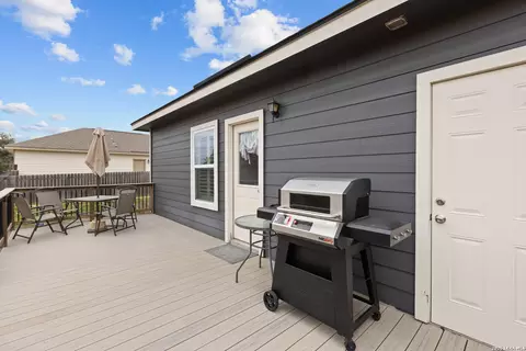 Exterior - 441 Cimarron, Spring Branch, TX 78070 photo 6 of 7