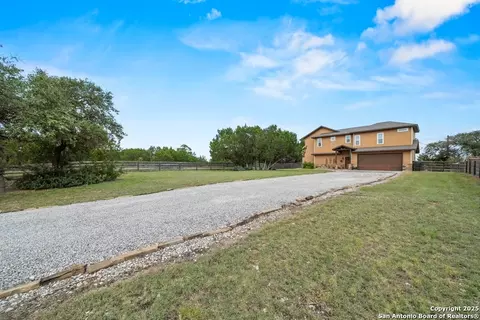 617 Lake Is, Canyon Lake, TX 78133