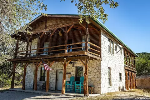 896 Old Rocksprings Rd, Leakey, TX 78873