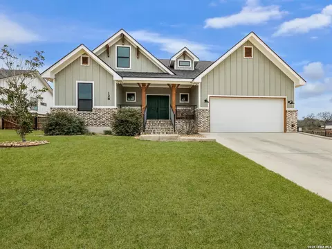128 Juniper Pt, La Vernia, TX 78121