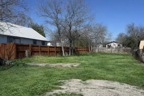 143 Yucca St, San Antonio, TX 78278