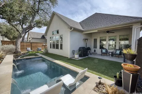 151 Bedingfeld, Shavano Park, TX 78231