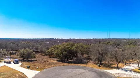 109 Calvary Dr, Adkins, TX 78101