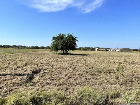 148 Colt, Natalia, TX 78059