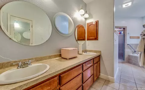 Bath - 5980 Smith, Von Ormy, TX 78073 photo 1 of 9