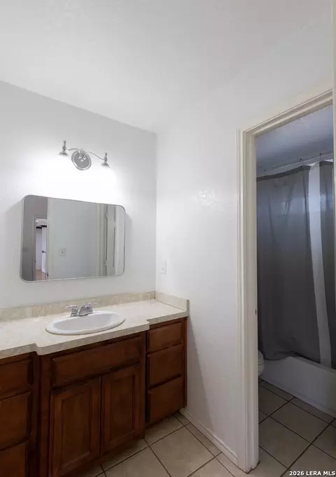Bath - 5980 Smith, Von Ormy, TX 78073 photo 7 of 9