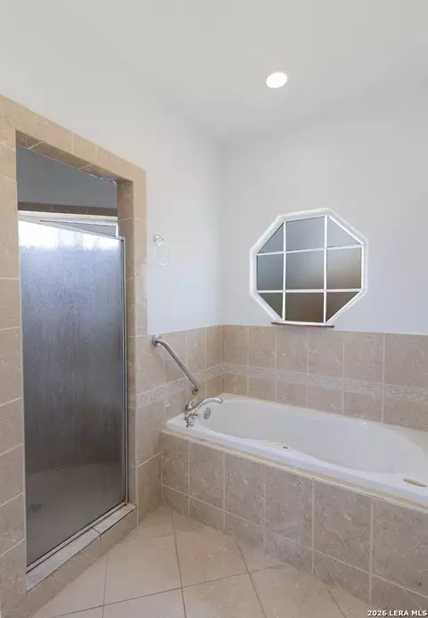 Bath - 5980 Smith, Von Ormy, TX 78073 photo 5 of 9
