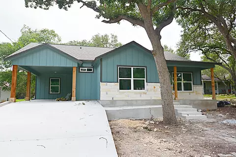 554 Burr Oak, Canyon Lake, TX 78133