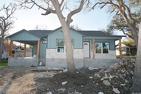 554 Burr Oak, Canyon Lake, TX 78133