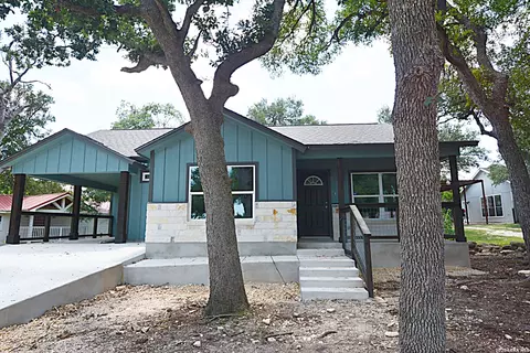 554 Burr Oak, Canyon Lake, TX 78133