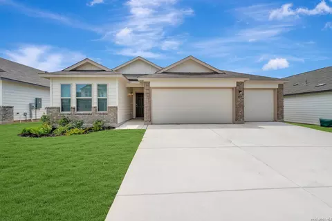 1037 Eagle Xing, Seguin, TX 78155