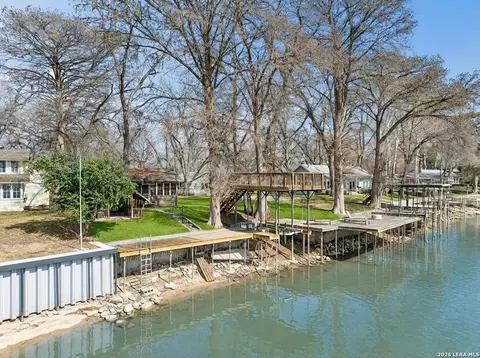 1307 Terminal Loop, Mcqueeney, TX 78123