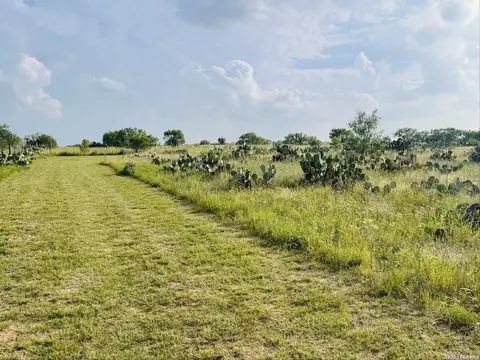 869 873 County Road 773, Devine, TX 78016 photo 38